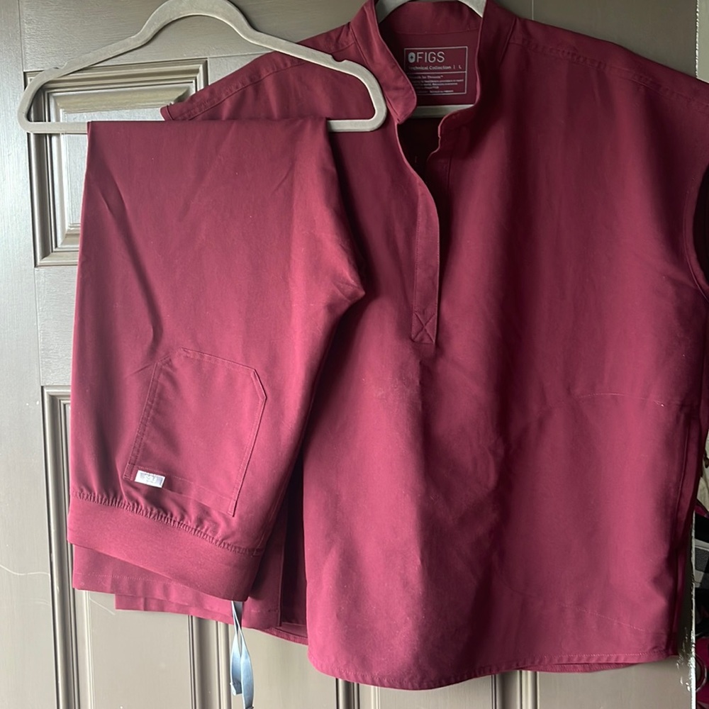 FIGS Scrub top and pants SET